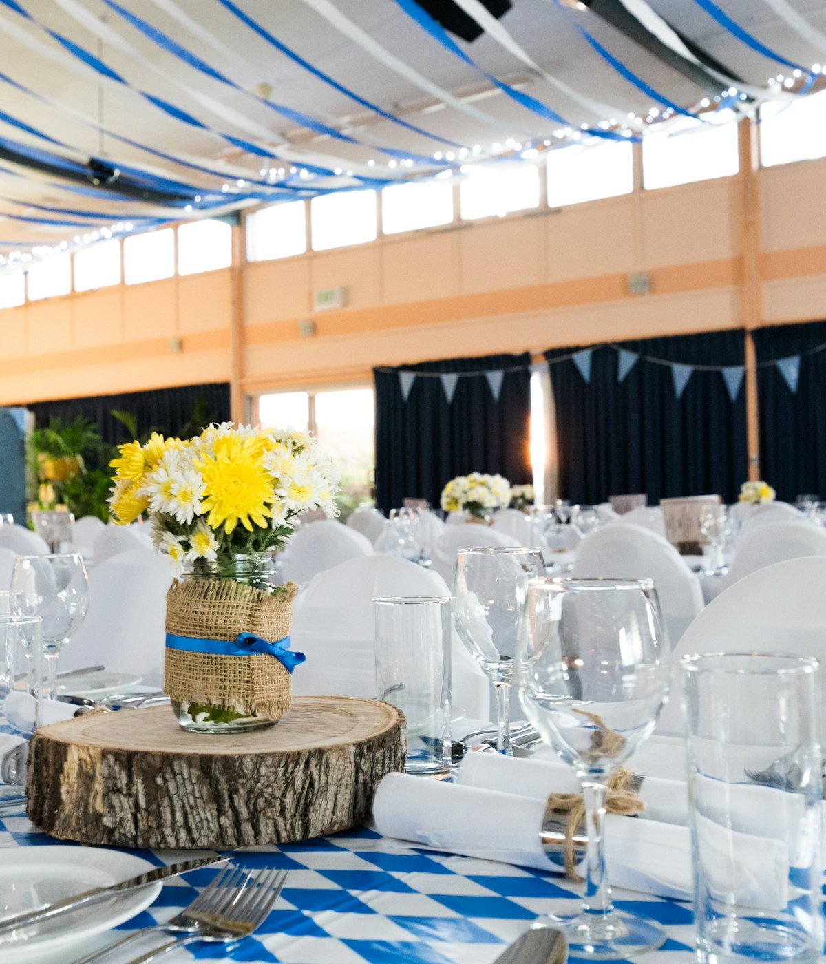 Décor de table mariage en Provence — septembre